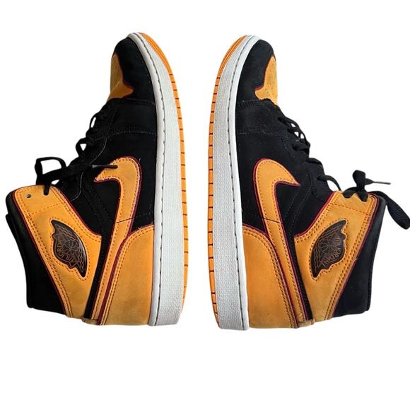 Nike Air Jordon 1 Mid SE Sneaker Mens 9 Black Vivid Orange FJ4923-008 Fat Tongue - Picture 4 of 14